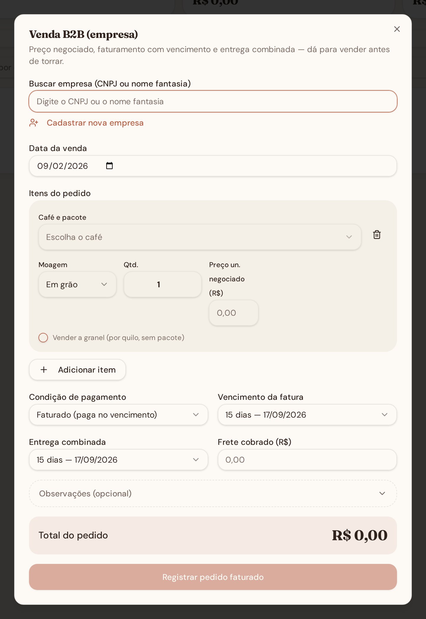 Modal de venda B2B com busca por empresa, itens do pedido, condição de pagamento, vencimento e entrega